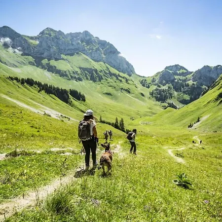 Grand Gra13 & Mountain 6 Pers Шатель