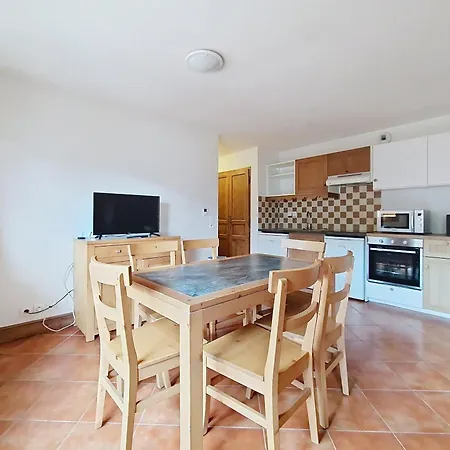 Grand Gra13 & Mountain 6 Pers * Шатель